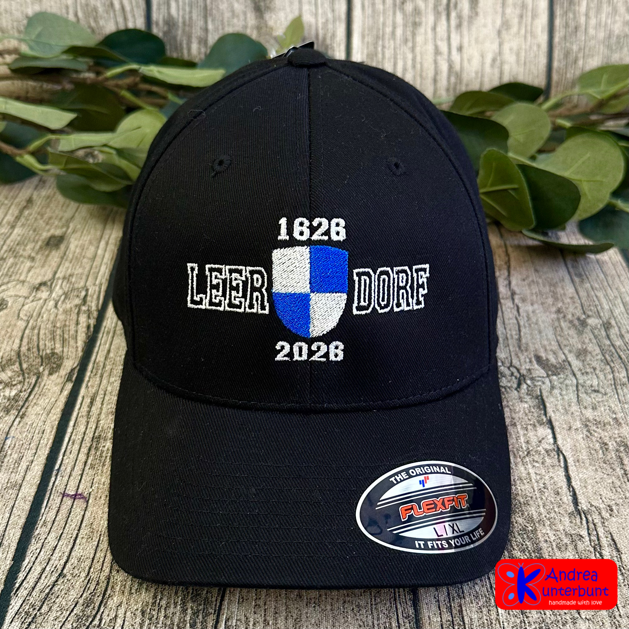 Flexfit Cap „Leer-Dorf“ – Schwarz